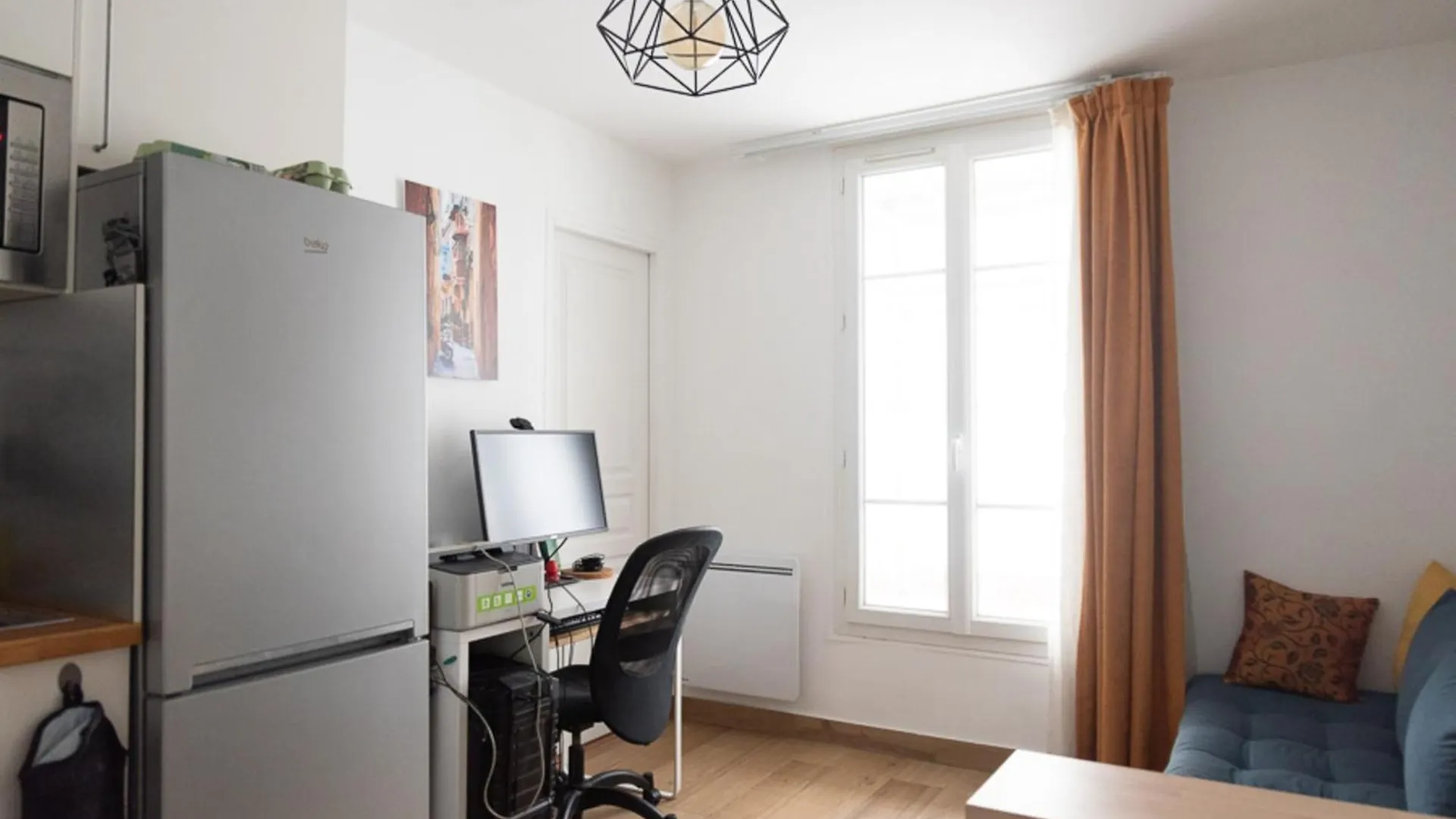 Apartment Of 26 M2 Near The Park Of Belleville Paris